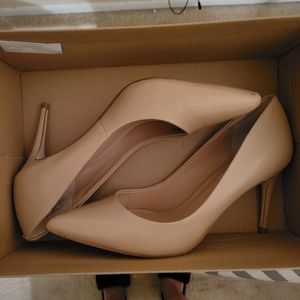 Nude Steve Madden Pumps